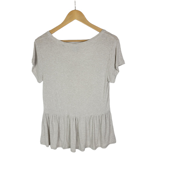Cabi 5326 Hangout Tee Oatmeal Heathered Cream Ruffle Hem S - Picture 2 of 3